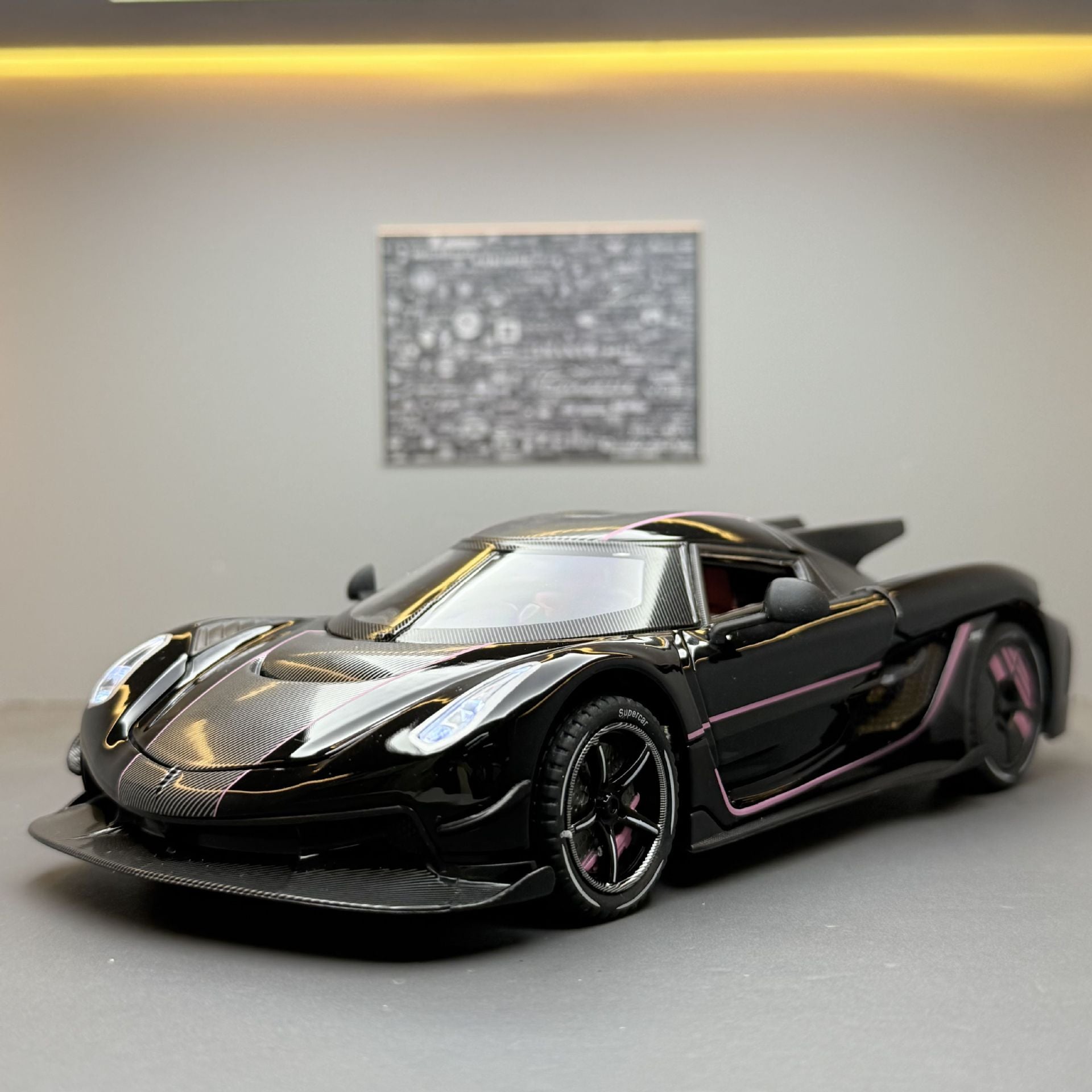 Modelo de Coche a Escala 1:24: Colección Premium en Aleación Metálica