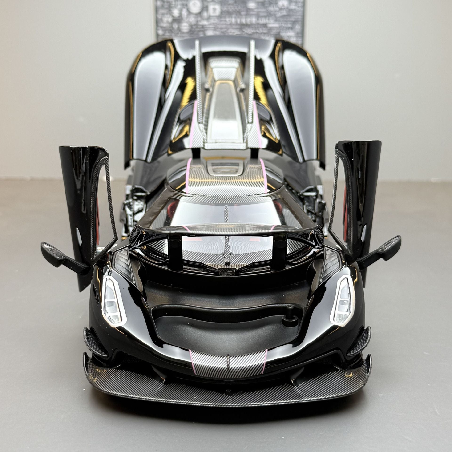 Modelo de Coche a Escala 1:24: Colección Premium en Aleación Metálica