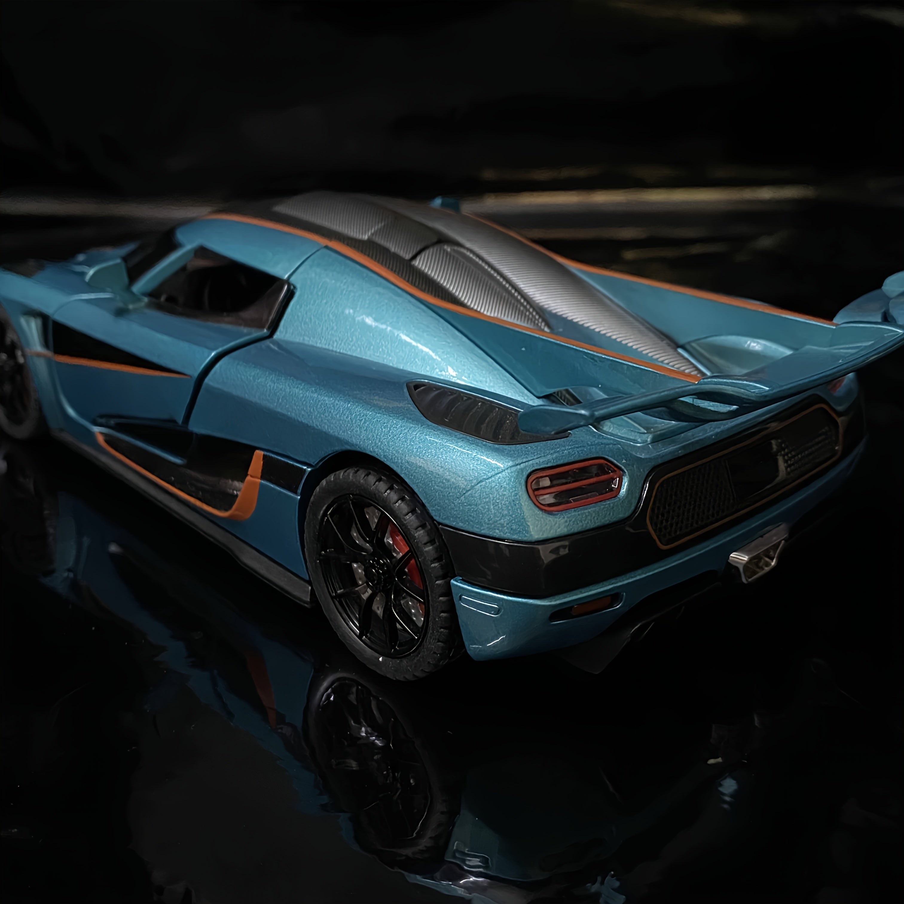 🏎️ Koenigsegg 1:24 – La Leyenda Sueca en Miniatura | Detalle y Velocidad en tus Manos